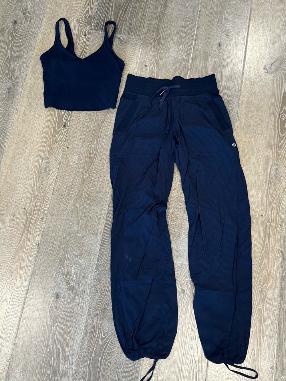 Lululemon true Navy SET, align tank and studio pants